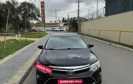 Toyota Camry, 2017 год, 2 390 000 рублей, 7 фотография