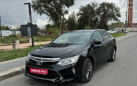 Toyota Camry, 2017 год, 2 390 000 рублей, 4 фотография