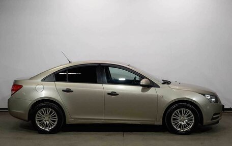 Chevrolet Cruze II, 2011 год, 750 000 рублей, 4 фотография