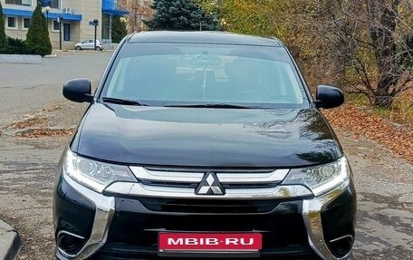 Mitsubishi Outlander III рестайлинг 3, 2015 год, 1 790 000 рублей, 5 фотография