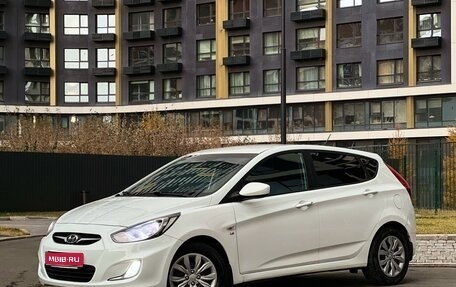 Hyundai Solaris II рестайлинг, 2013 год, 830 000 рублей, 1 фотография