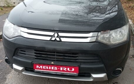 Mitsubishi Outlander III рестайлинг 3, 2014 год, 1 495 000 рублей, 3 фотография