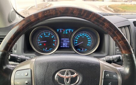 Toyota Land Cruiser 200, 2010 год, 3 170 000 рублей, 16 фотография