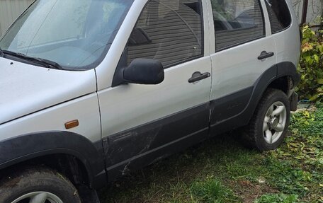 Chevrolet Niva I рестайлинг, 2004 год, 445 000 рублей, 3 фотография