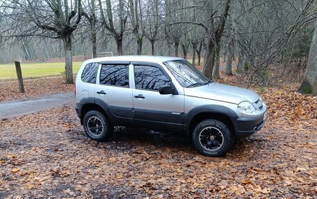 Chevrolet Niva I рестайлинг, 2011 год, 599 000 рублей, 4 фотография