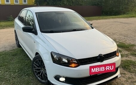 Volkswagen Polo VI (EU Market), 2014 год, 1 030 000 рублей, 2 фотография