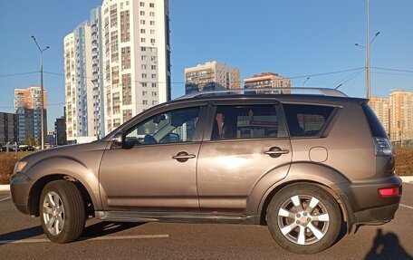 Mitsubishi Outlander III рестайлинг 3, 2010 год, 1 900 000 рублей, 4 фотография