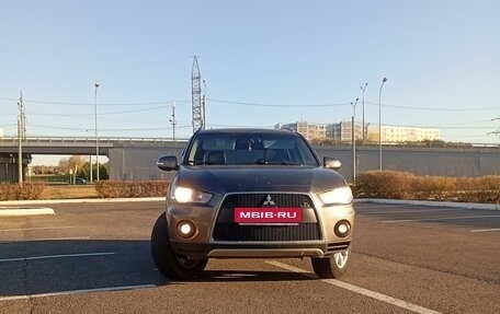 Mitsubishi Outlander III рестайлинг 3, 2010 год, 1 900 000 рублей, 8 фотография