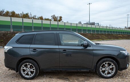 Mitsubishi Outlander III рестайлинг 3, 2013 год, 1 500 000 рублей, 3 фотография