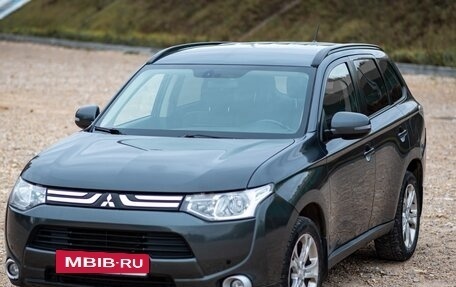 Mitsubishi Outlander III рестайлинг 3, 2013 год, 1 500 000 рублей, 2 фотография