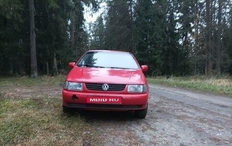 Volkswagen Polo III рестайлинг, 1996 год, 180 000 рублей, 1 фотография