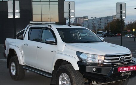 Toyota Hilux VIII, 2017 год, 4 499 990 рублей, 6 фотография