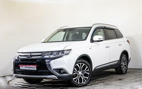 Mitsubishi Outlander III рестайлинг 3, 2017 год, 2 570 000 рублей, 1 фотография