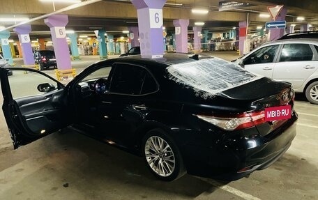 Toyota Camry, 2018 год, 3 150 000 рублей, 10 фотография