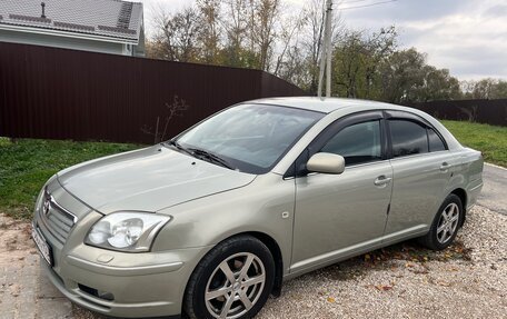 Toyota Avensis III рестайлинг, 2005 год, 899 000 рублей, 2 фотография