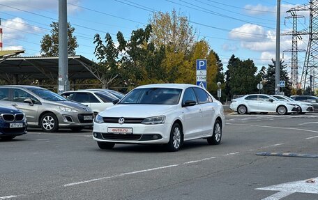 Volkswagen Jetta VI, 2013 год, 1 100 000 рублей, 2 фотография