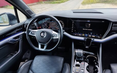 Volkswagen Touareg III, 2018 год, 4 690 000 рублей, 15 фотография