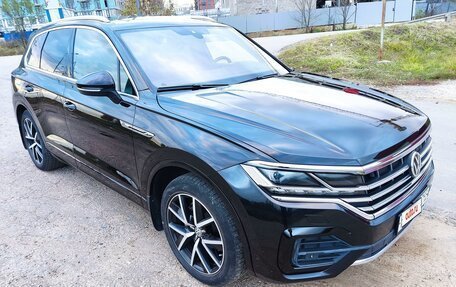 Volkswagen Touareg III, 2018 год, 4 690 000 рублей, 8 фотография