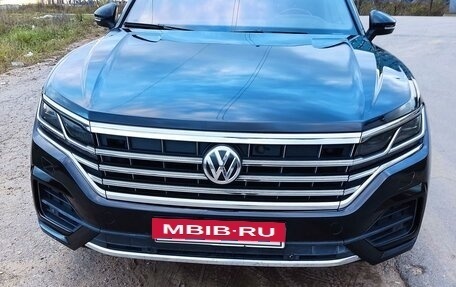 Volkswagen Touareg III, 2018 год, 4 690 000 рублей, 5 фотография