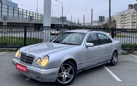 Mercedes-Benz E-Класс, 1996 год, 550 000 рублей, 2 фотография