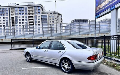 Mercedes-Benz E-Класс, 1996 год, 550 000 рублей, 5 фотография