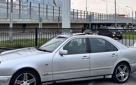 Mercedes-Benz E-Класс, 1996 год, 550 000 рублей, 10 фотография