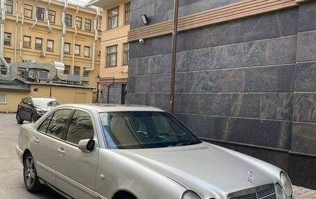 Mercedes-Benz E-Класс, 1996 год, 550 000 рублей, 30 фотография