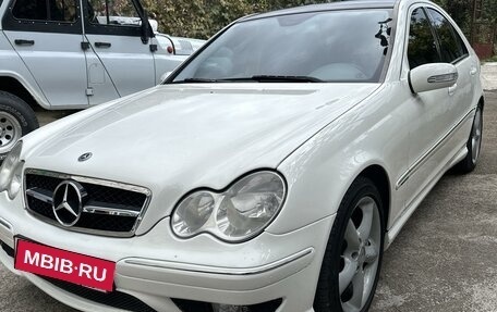 Mercedes-Benz C-Класс, 2005 год, 850 000 рублей, 2 фотография