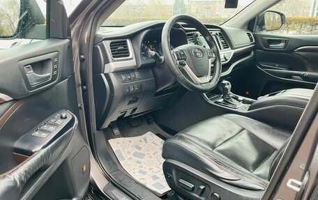 Toyota Highlander III, 2013 год, 3 149 000 рублей, 10 фотография