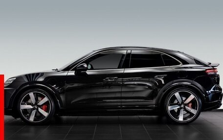 Porsche Macan, 2024 год, 18 000 000 рублей, 2 фотография