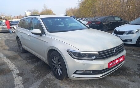 Volkswagen Passat B8 рестайлинг, 2019 год, 1 850 000 рублей, 3 фотография