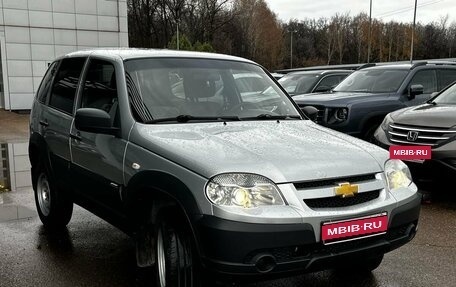 Chevrolet Niva I рестайлинг, 2018 год, 825 000 рублей, 2 фотография