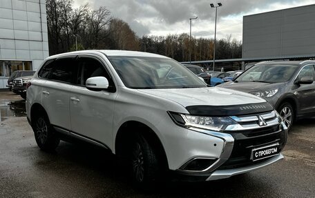 Mitsubishi Outlander III рестайлинг 3, 2018 год, 2 315 000 рублей, 2 фотография