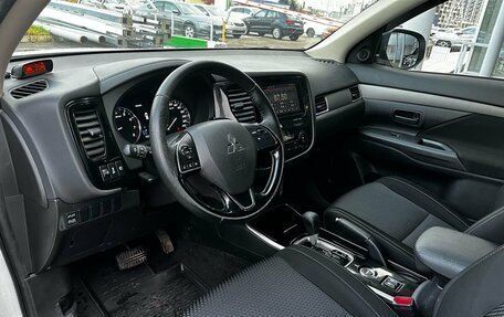 Mitsubishi Outlander III рестайлинг 3, 2018 год, 2 315 000 рублей, 7 фотография