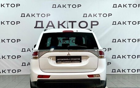 Mitsubishi Outlander III рестайлинг 3, 2013 год, 1 699 000 рублей, 5 фотография