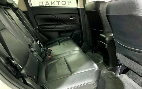 Mitsubishi Outlander III рестайлинг 3, 2013 год, 1 699 000 рублей, 15 фотография