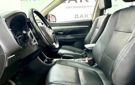 Mitsubishi Outlander III рестайлинг 3, 2013 год, 1 699 000 рублей, 14 фотография