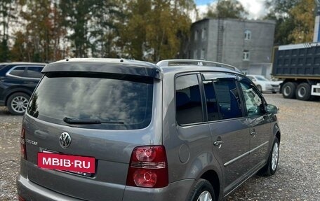 Volkswagen Touran III, 2007 год, 1 200 000 рублей, 2 фотография