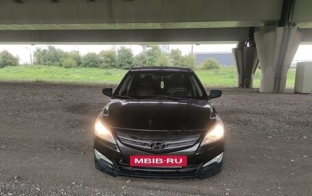 Hyundai Solaris II рестайлинг, 2015 год, 700 000 рублей, 2 фотография