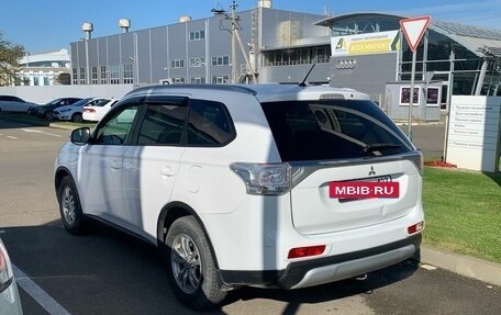 Mitsubishi Outlander III рестайлинг 3, 2014 год, 1 750 000 рублей, 4 фотография