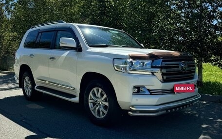 Toyota Land Cruiser 200, 2016 год, 7 600 000 рублей, 2 фотография