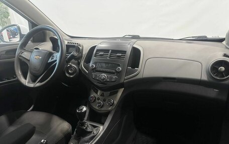 Chevrolet Aveo III, 2012 год, 949 900 рублей, 6 фотография