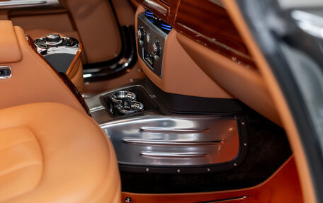 Rolls-Royce Phantom VII рестайлинг, 2013 год, 89 800 000 рублей, 38 фотография