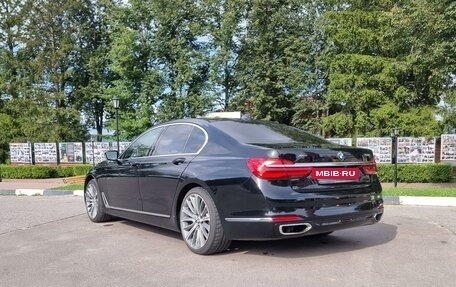 BMW 7 серия, 2016 год, 3 990 000 рублей, 11 фотография