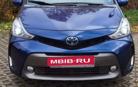 Toyota Prius v (+) I (ZVW40/41) рестайлинг, 2015 год, 1 500 000 рублей, 2 фотография