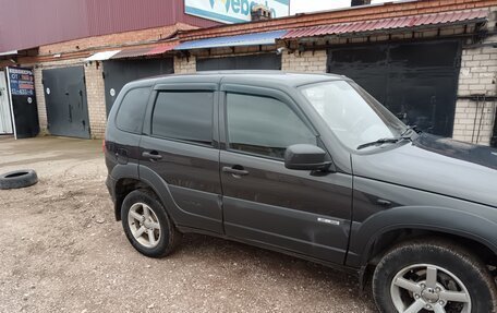 Chevrolet Niva I рестайлинг, 2018 год, 800 000 рублей, 10 фотография