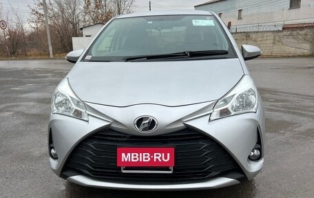 Toyota Vitz, 2019 год, 1 350 000 рублей, 2 фотография