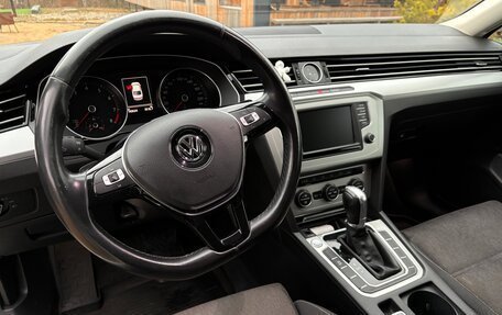 Volkswagen Passat B8 рестайлинг, 2015 год, 1 790 000 рублей, 14 фотография