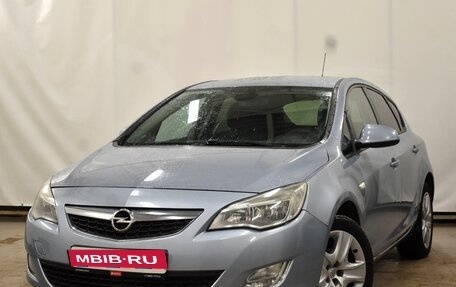 Opel Astra J, 2011 год, 760 000 рублей, 1 фотография