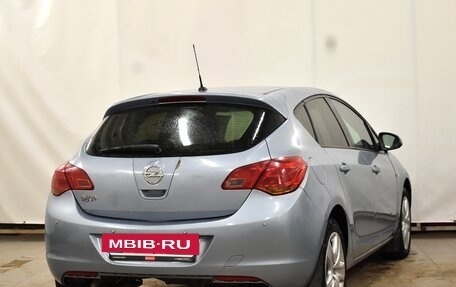 Opel Astra J, 2011 год, 760 000 рублей, 2 фотография